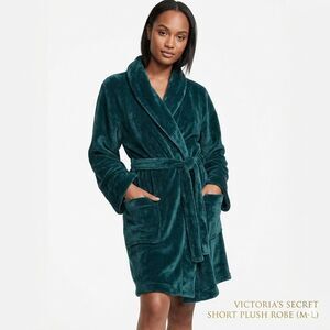Victoria’s Secret Forest Green Plush Shorty Robe Medium/Large New